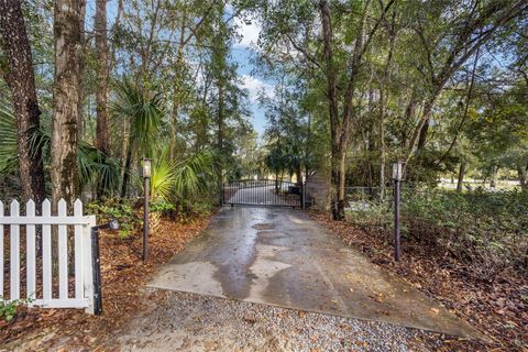 A home in DUNNELLON