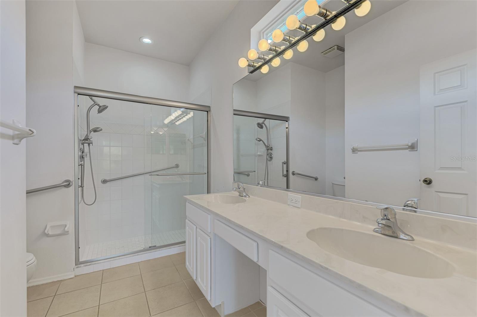 WOODMERE LAKES - Residential