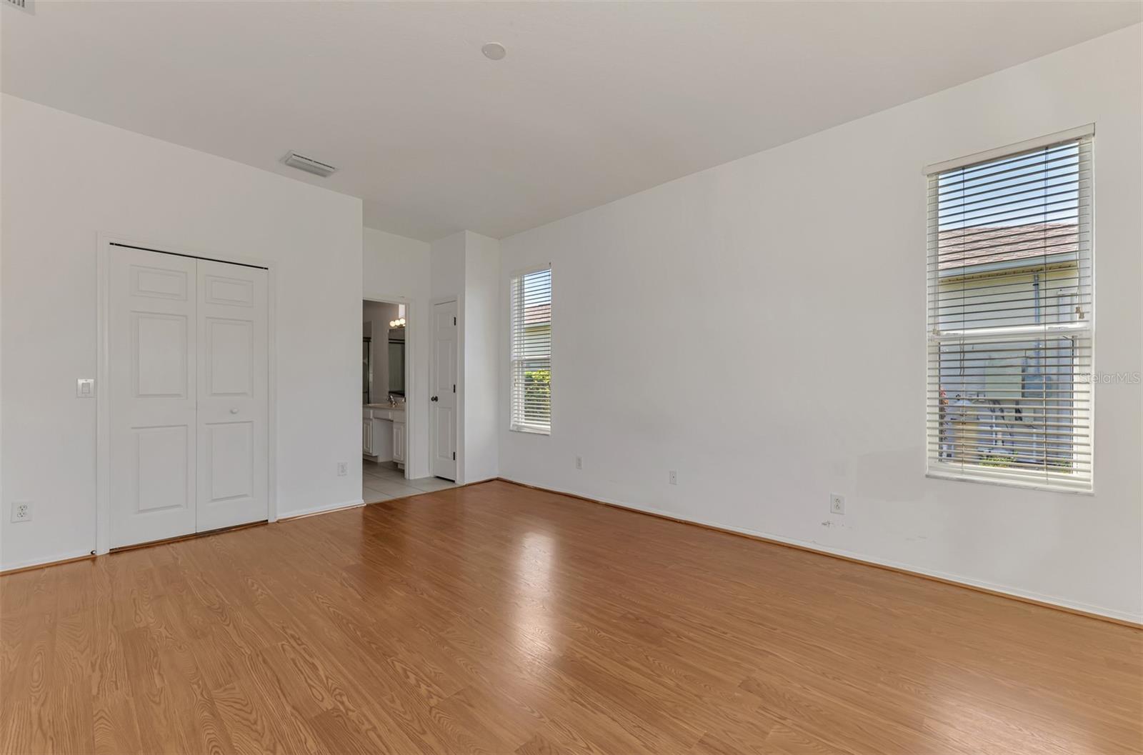 WOODMERE LAKES - Residential