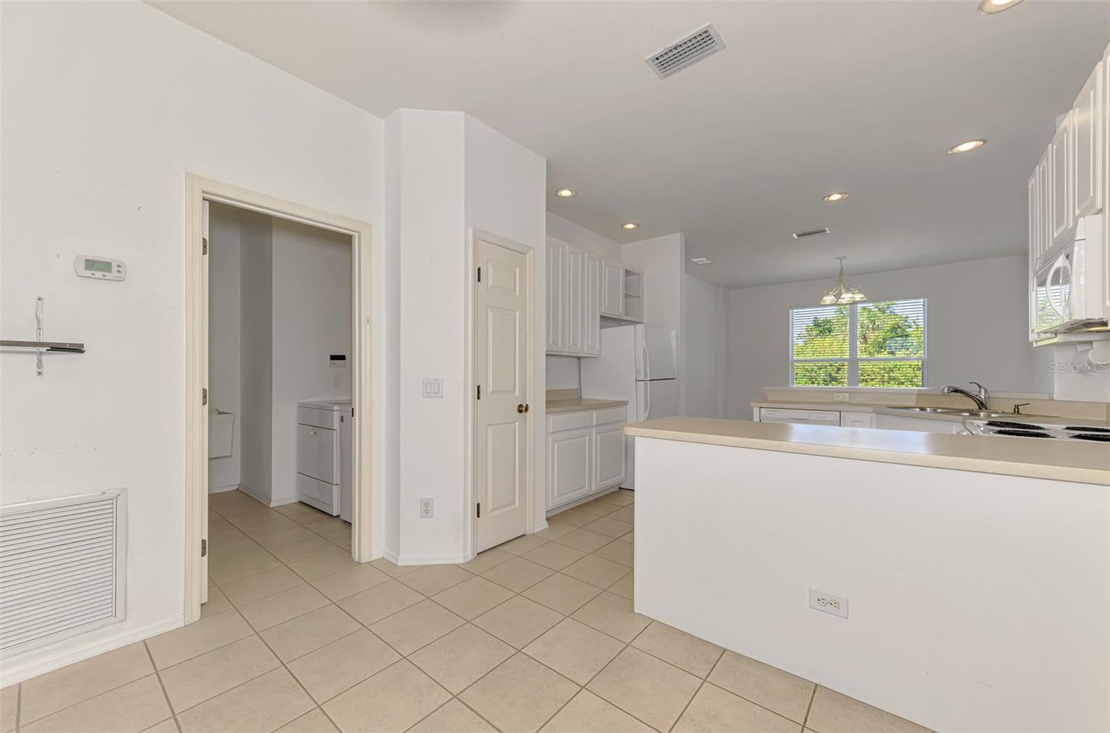 WOODMERE LAKES - Residential