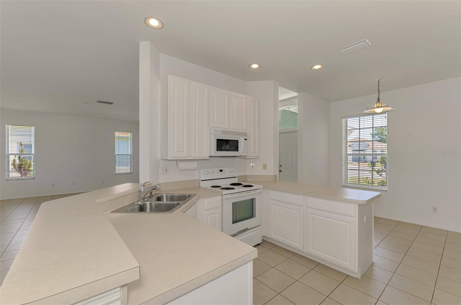 WOODMERE LAKES - Residential