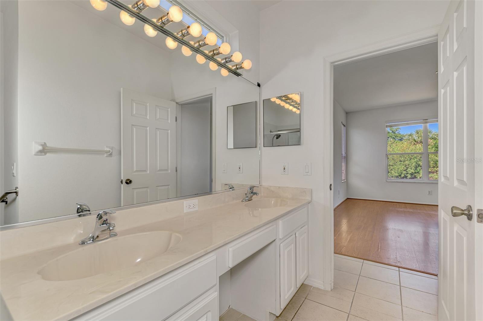 WOODMERE LAKES - Residential