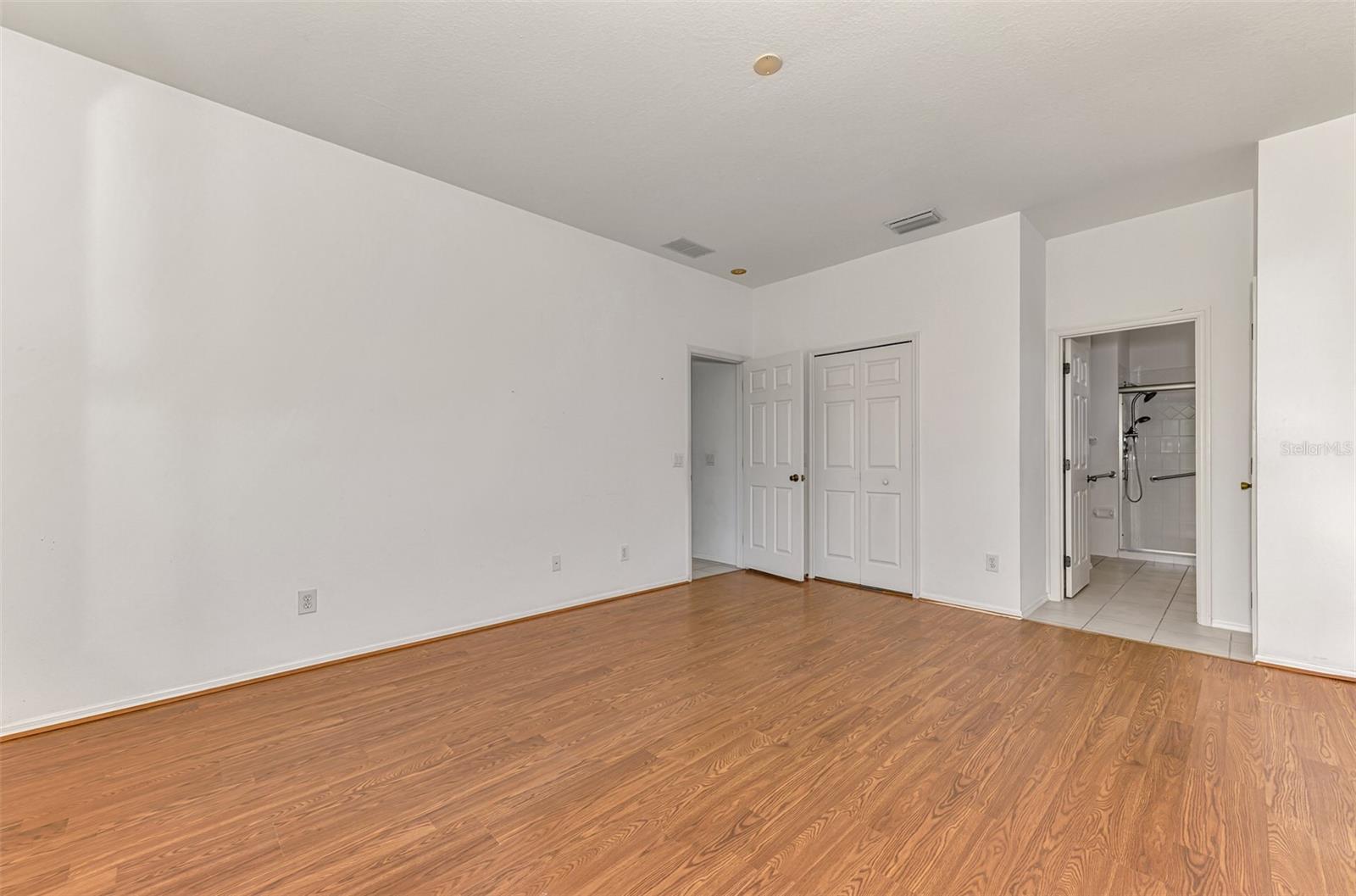 WOODMERE LAKES - Residential