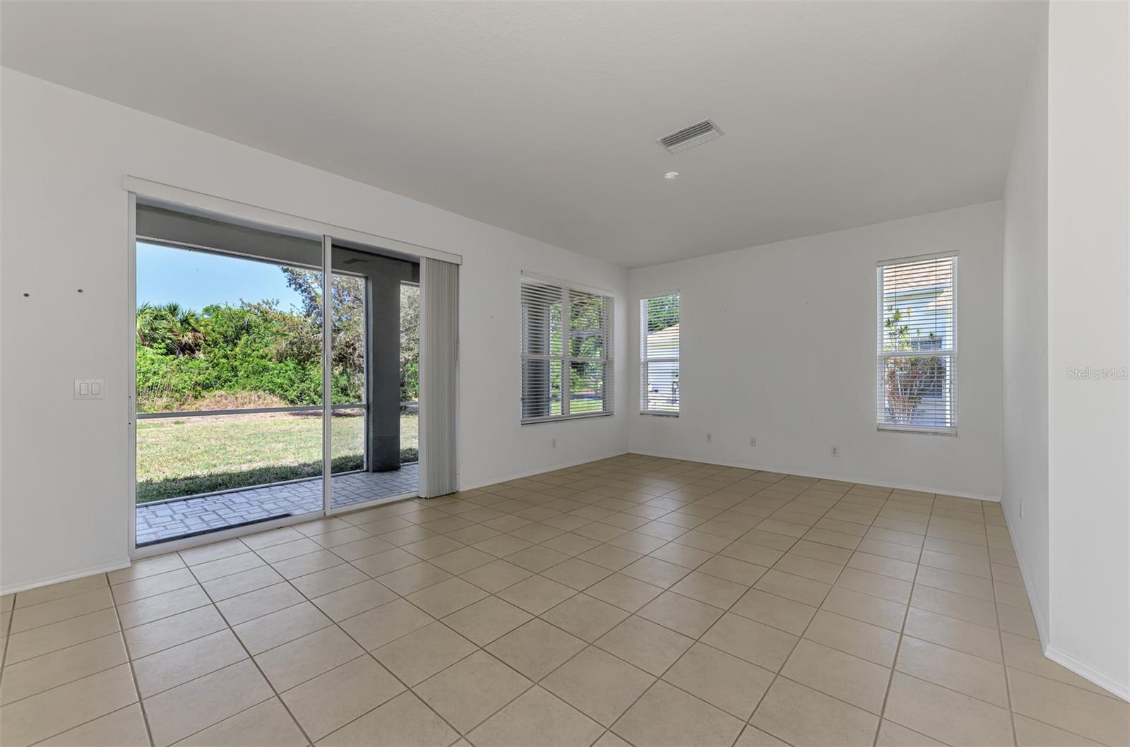 WOODMERE LAKES - Residential