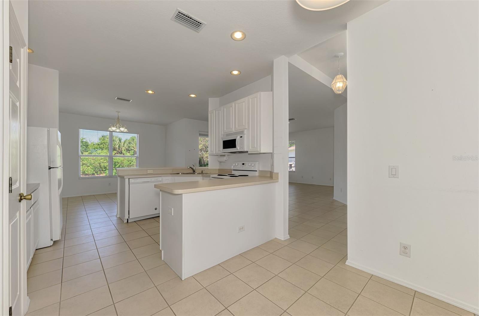WOODMERE LAKES - Residential