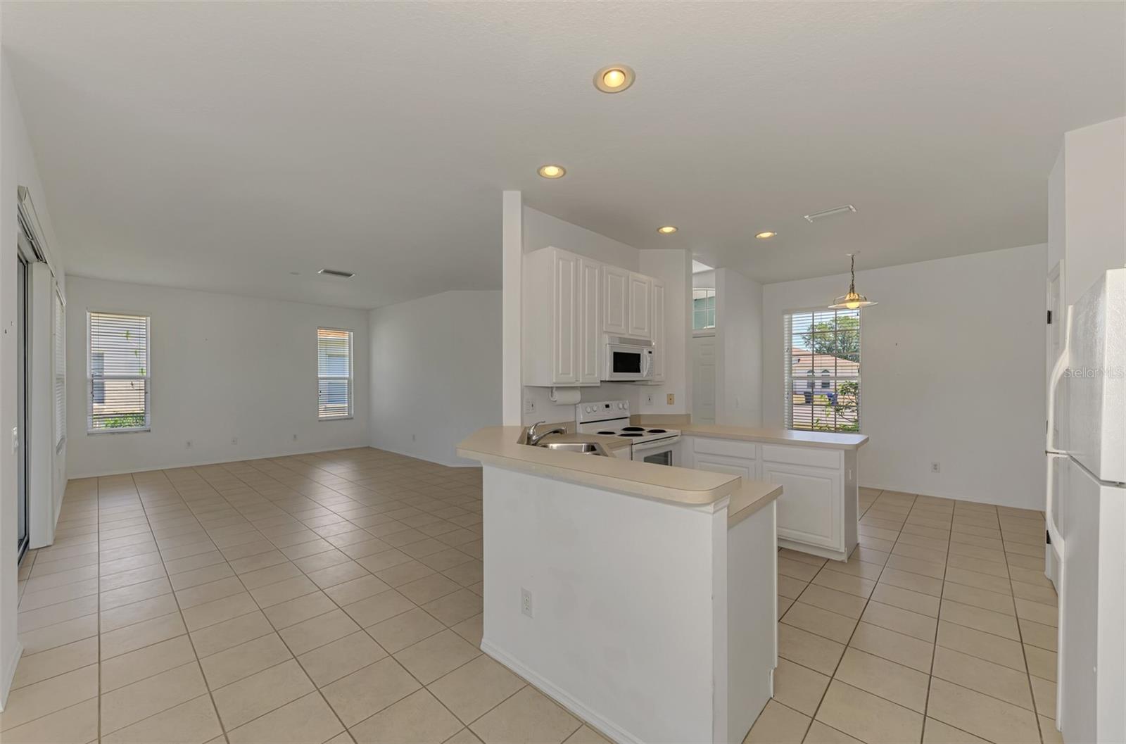 WOODMERE LAKES - Residential
