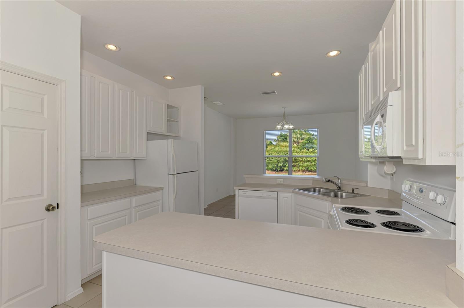 WOODMERE LAKES - Residential