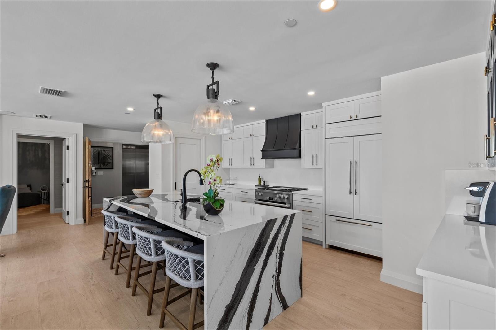 PURA VIDA RESIDENCES CONDO - Residential