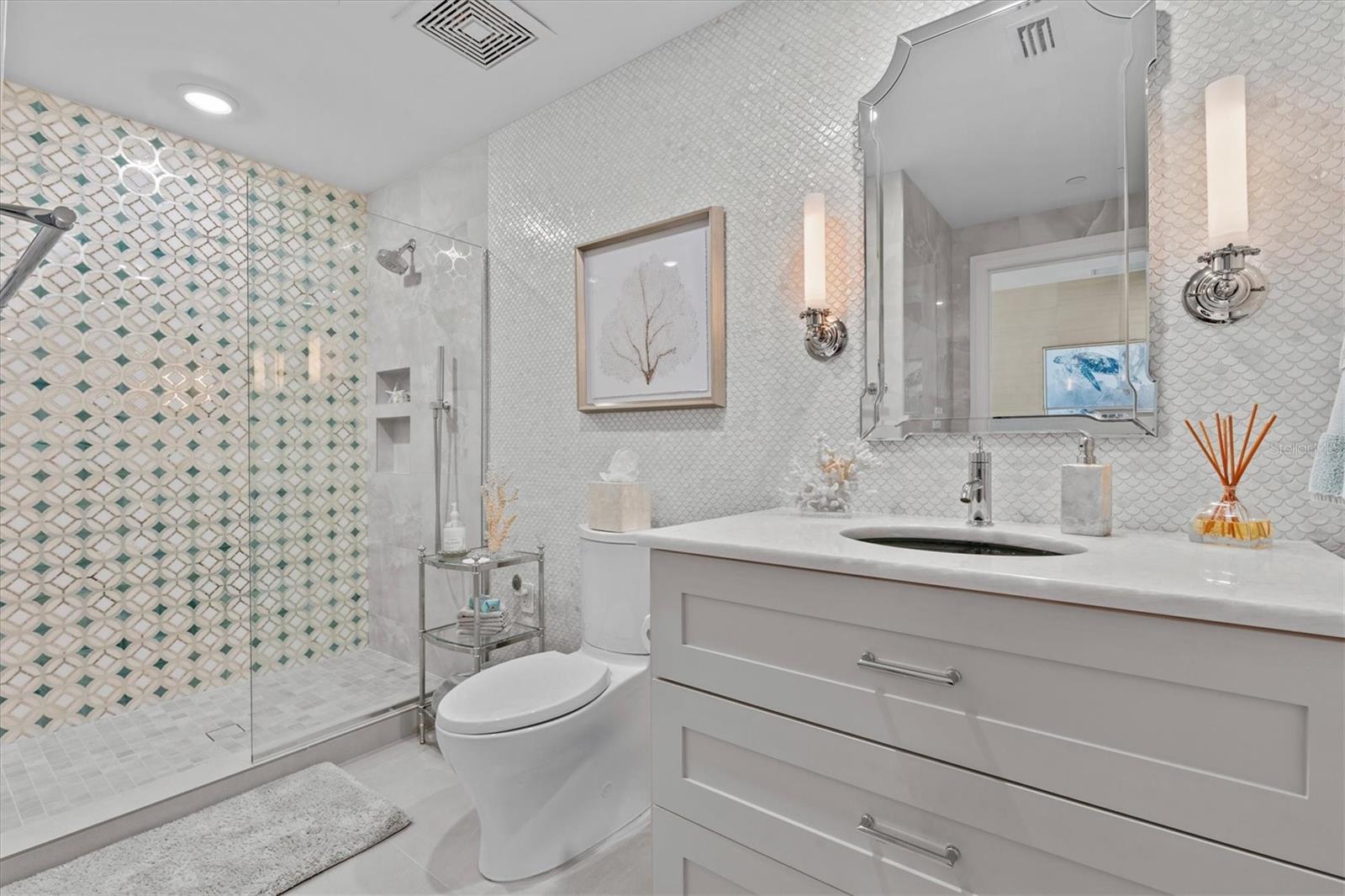 PURA VIDA RESIDENCES CONDO - Residential