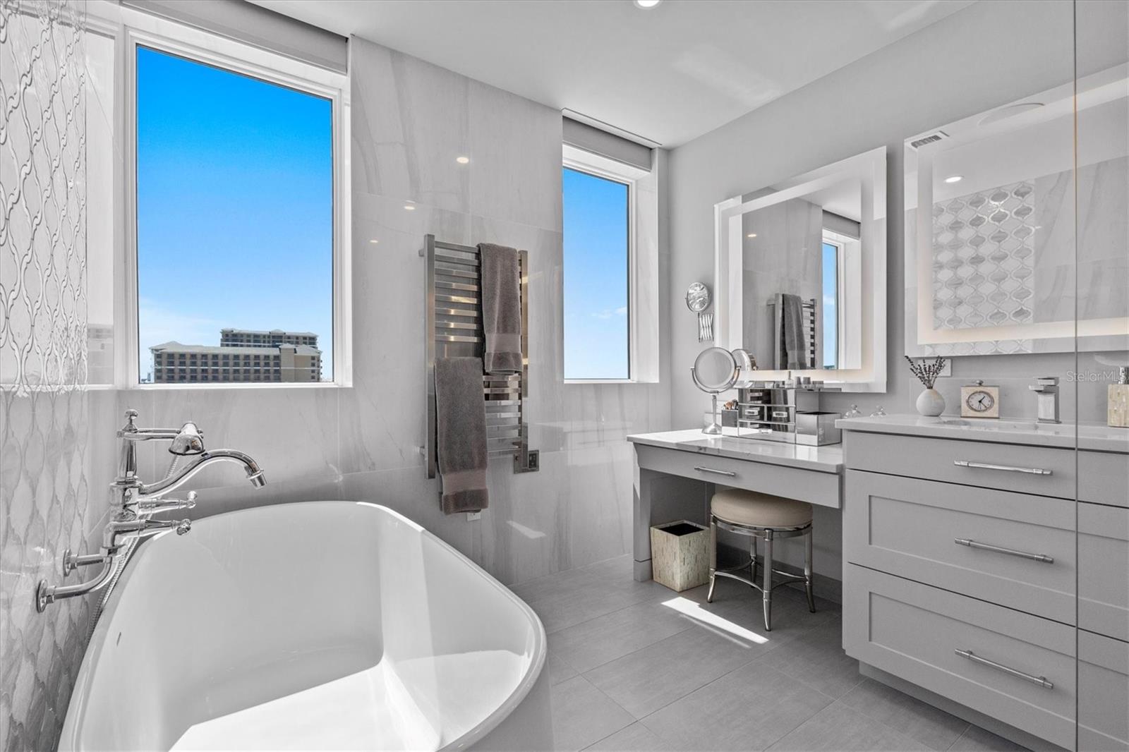 PURA VIDA RESIDENCES CONDO - Residential