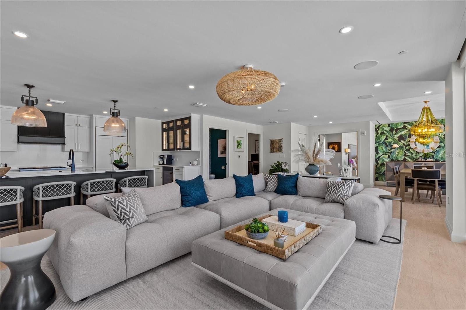 PURA VIDA RESIDENCES CONDO - Residential