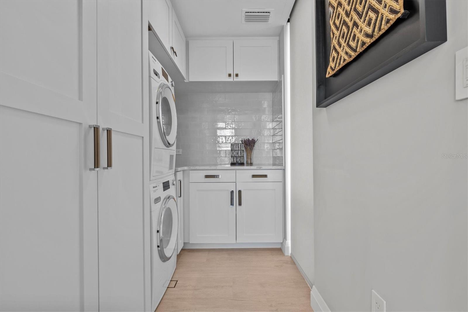 PURA VIDA RESIDENCES CONDO - Residential