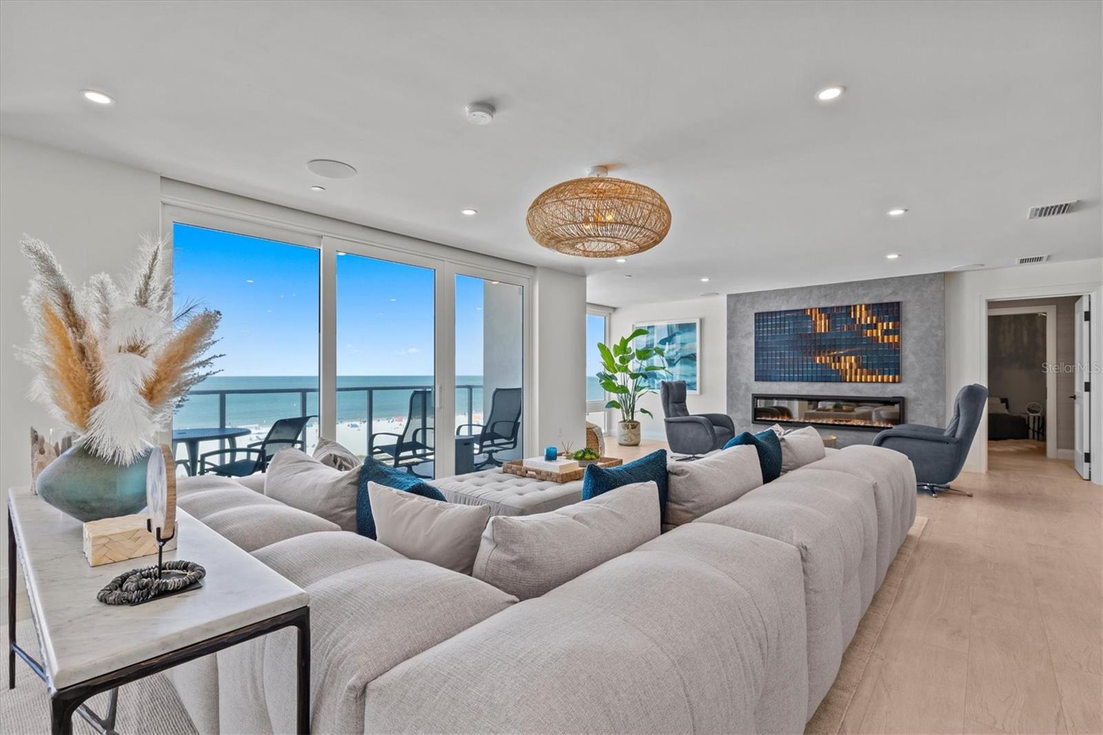 PURA VIDA RESIDENCES CONDO - Residential