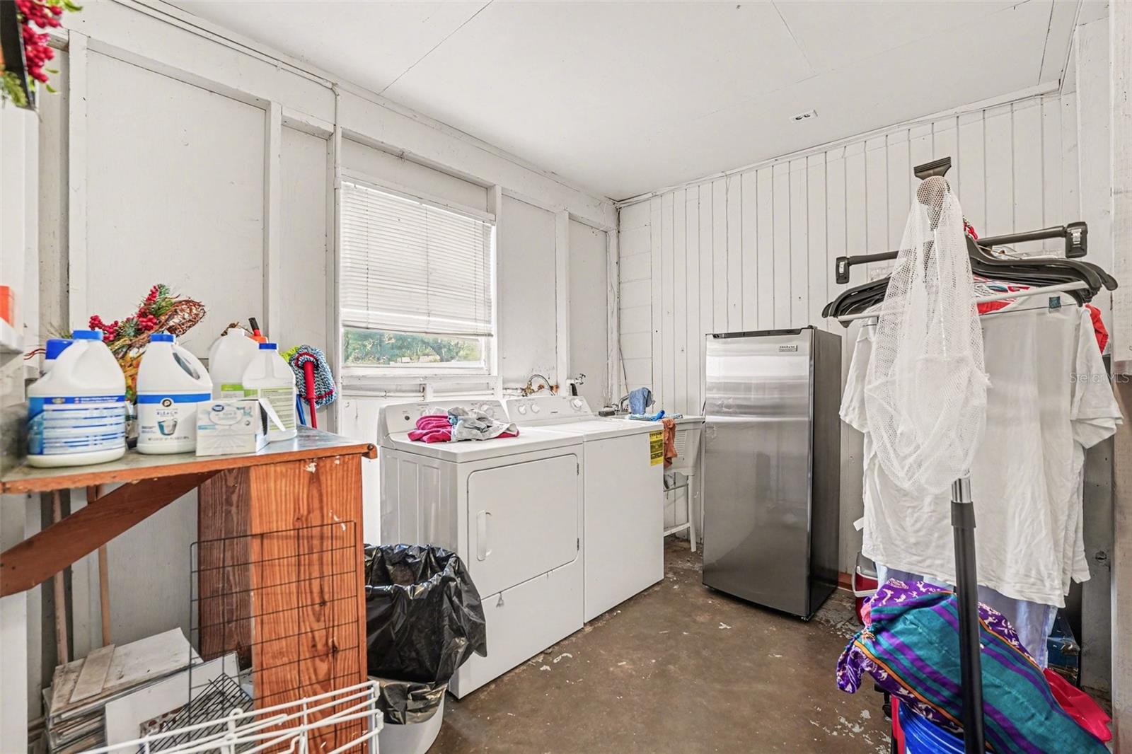 CRYSTAL SHORES - Residential