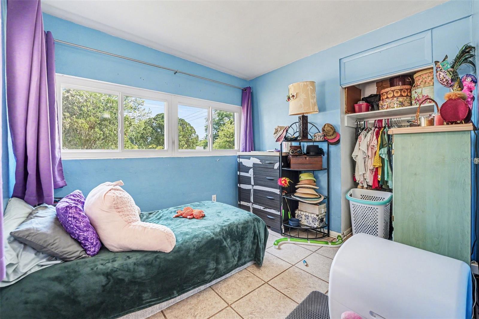 CRYSTAL SHORES - Residential