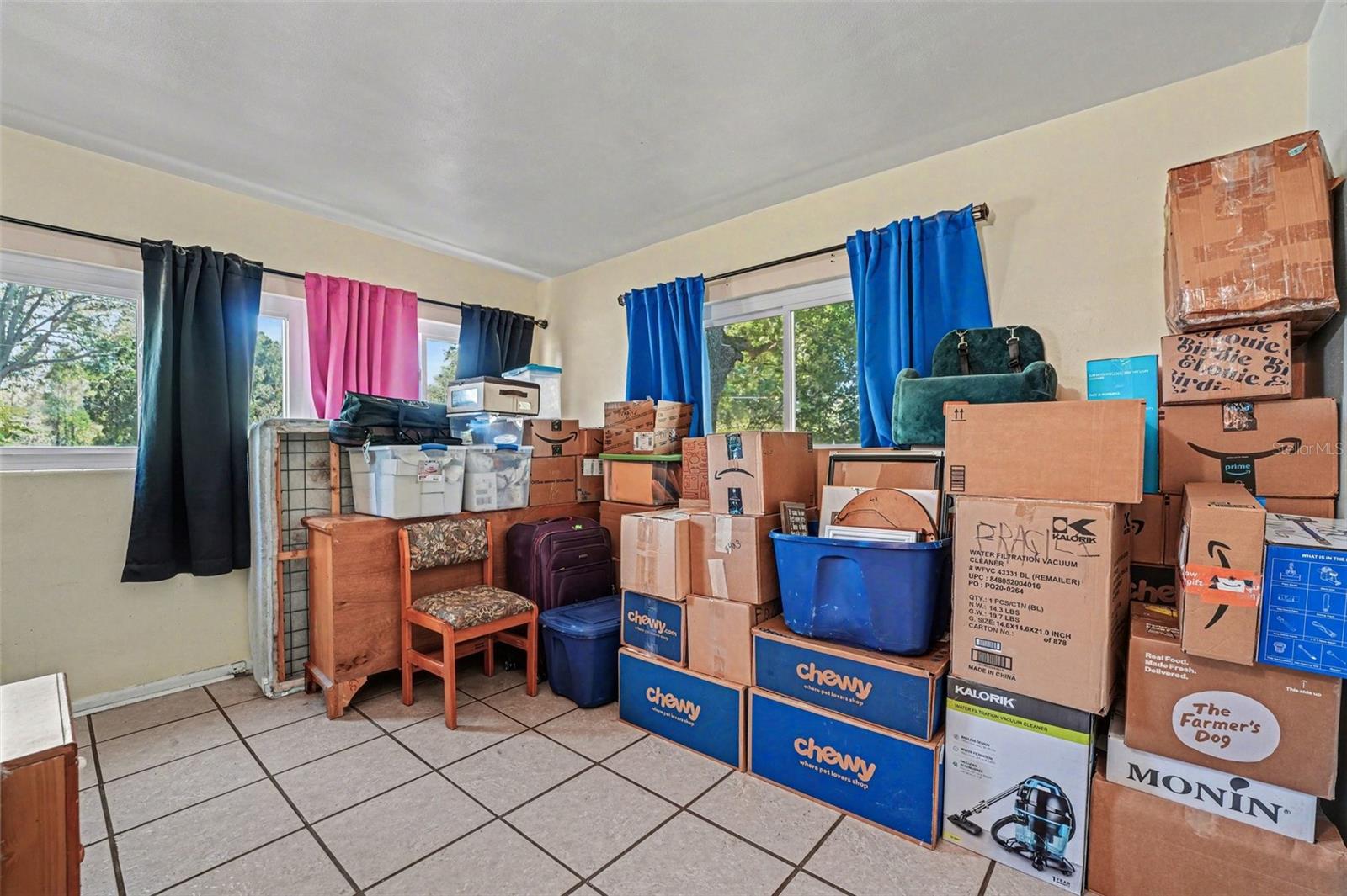 CRYSTAL SHORES - Residential