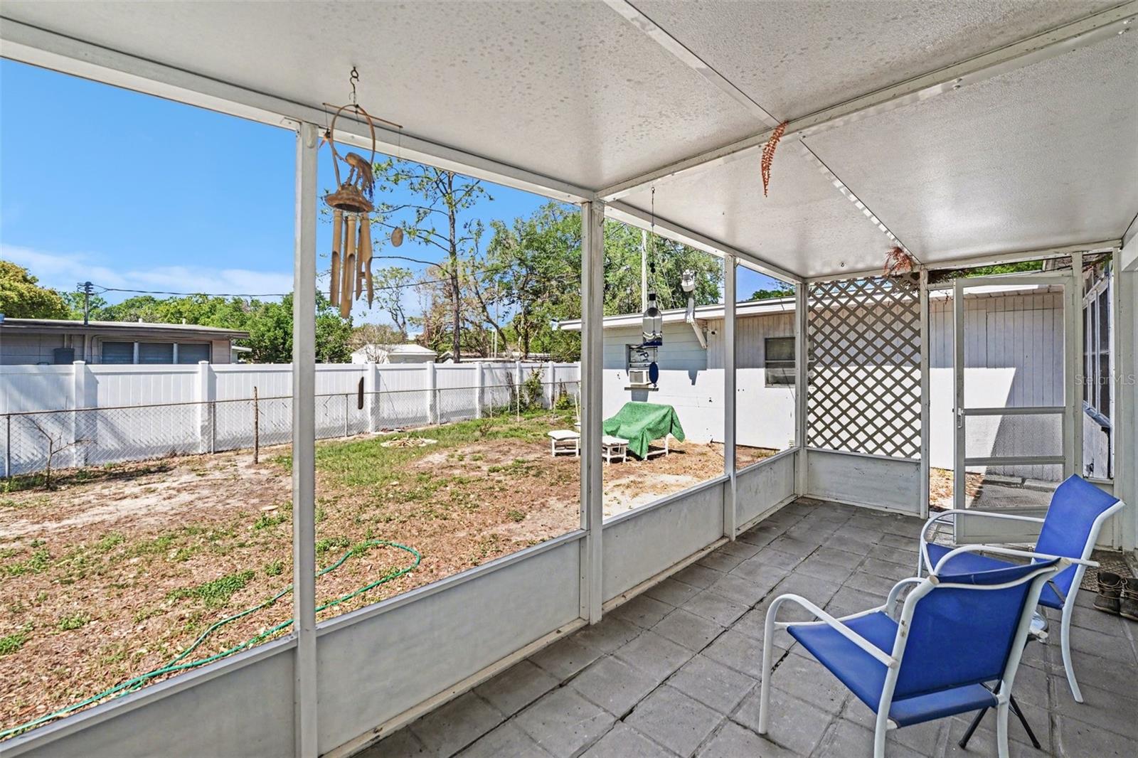 CRYSTAL SHORES - Residential