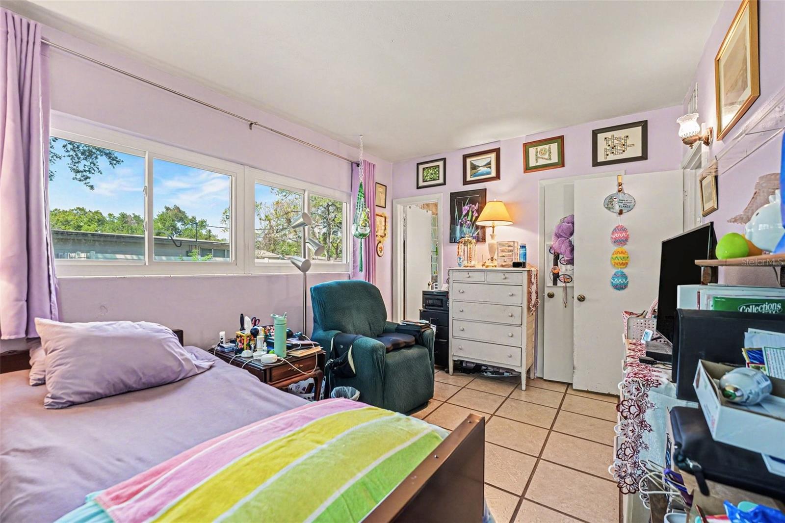 CRYSTAL SHORES - Residential