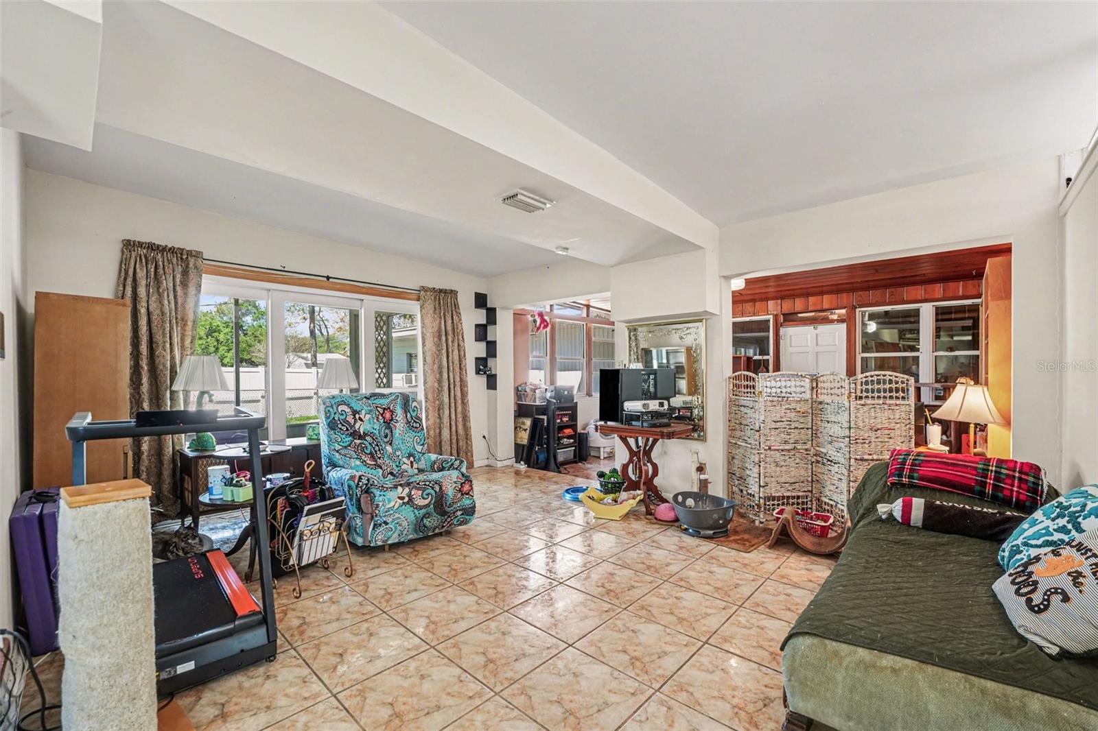 CRYSTAL SHORES - Residential