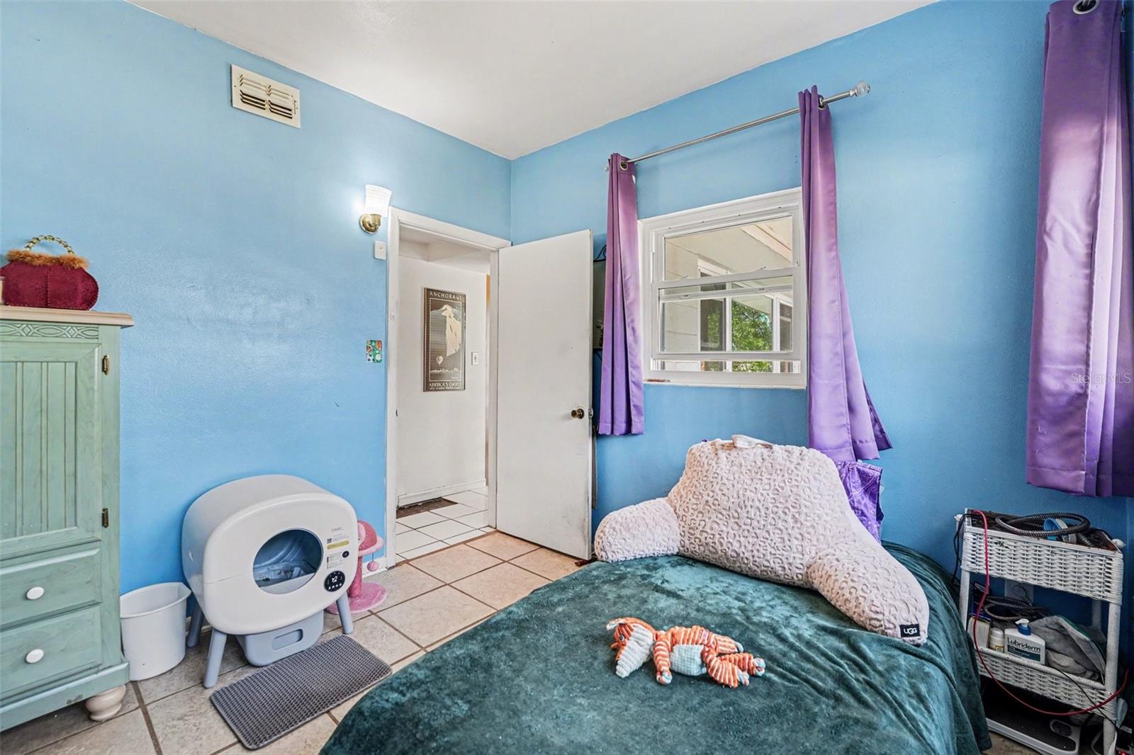 CRYSTAL SHORES - Residential