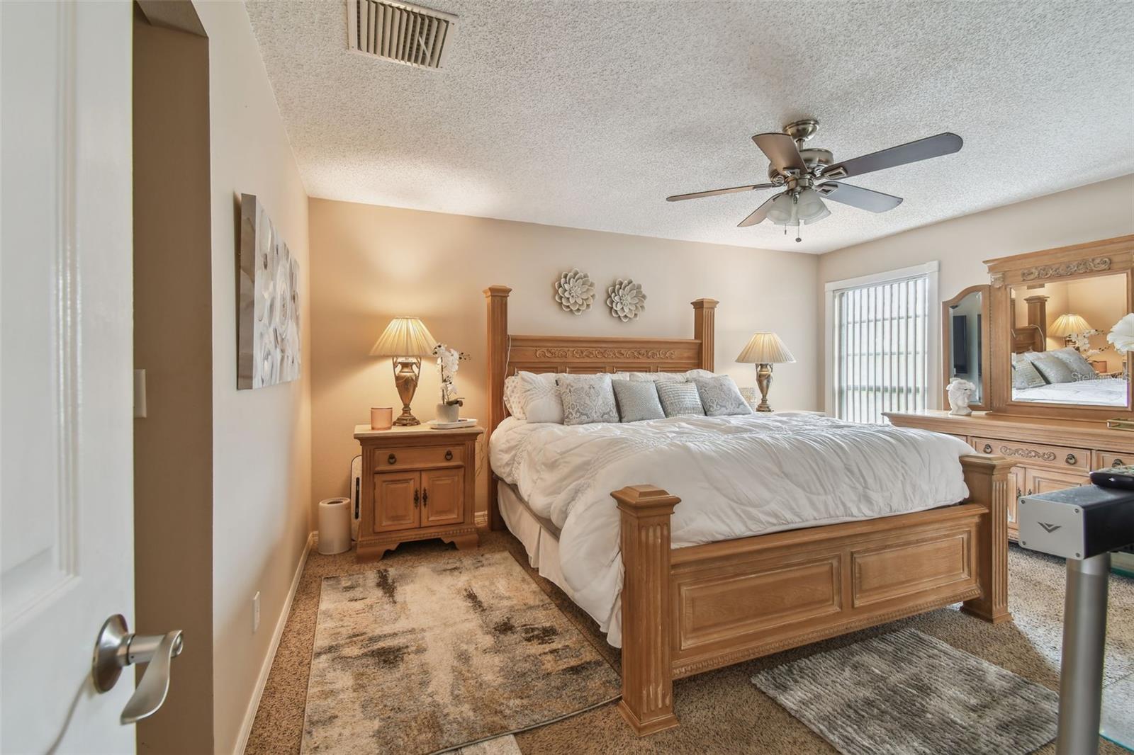 EL PASADO A CONDO - Residential