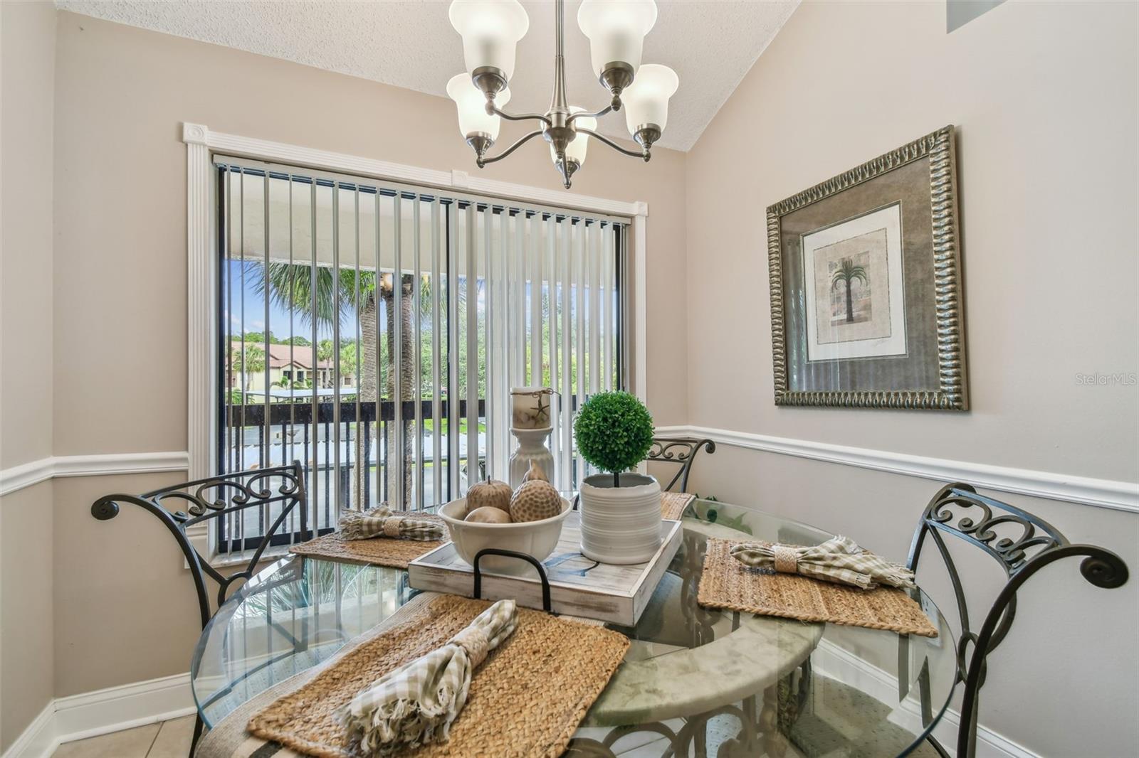 EL PASADO A CONDO - Residential