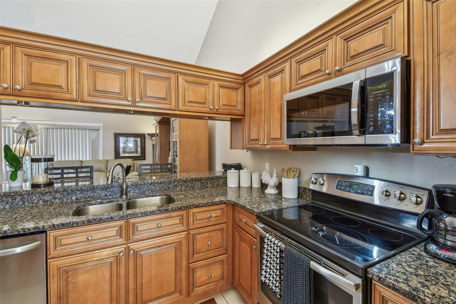 EL PASADO A CONDO - Residential