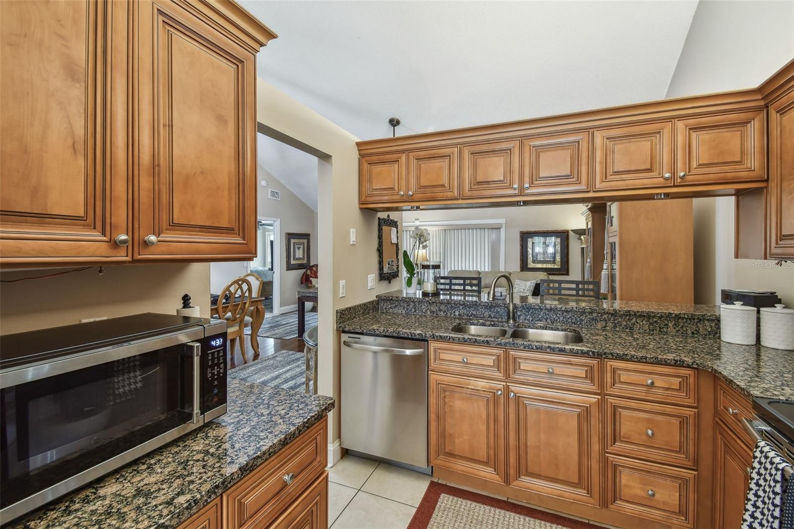 EL PASADO A CONDO - Residential