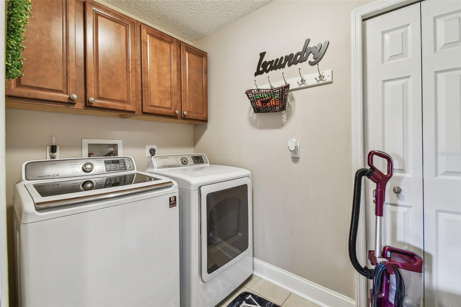 EL PASADO A CONDO - Residential