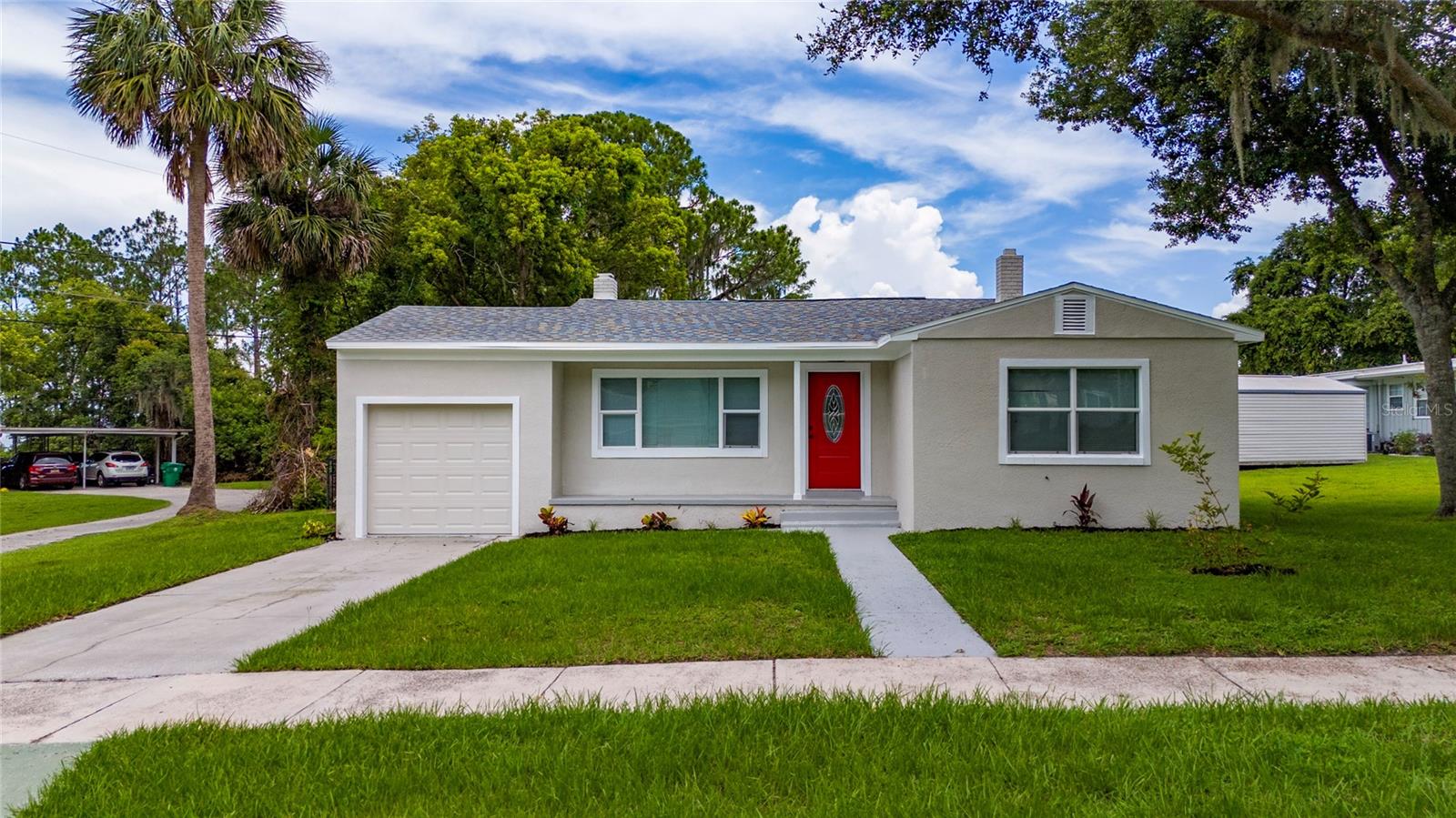 113 W DIVISION STREET
