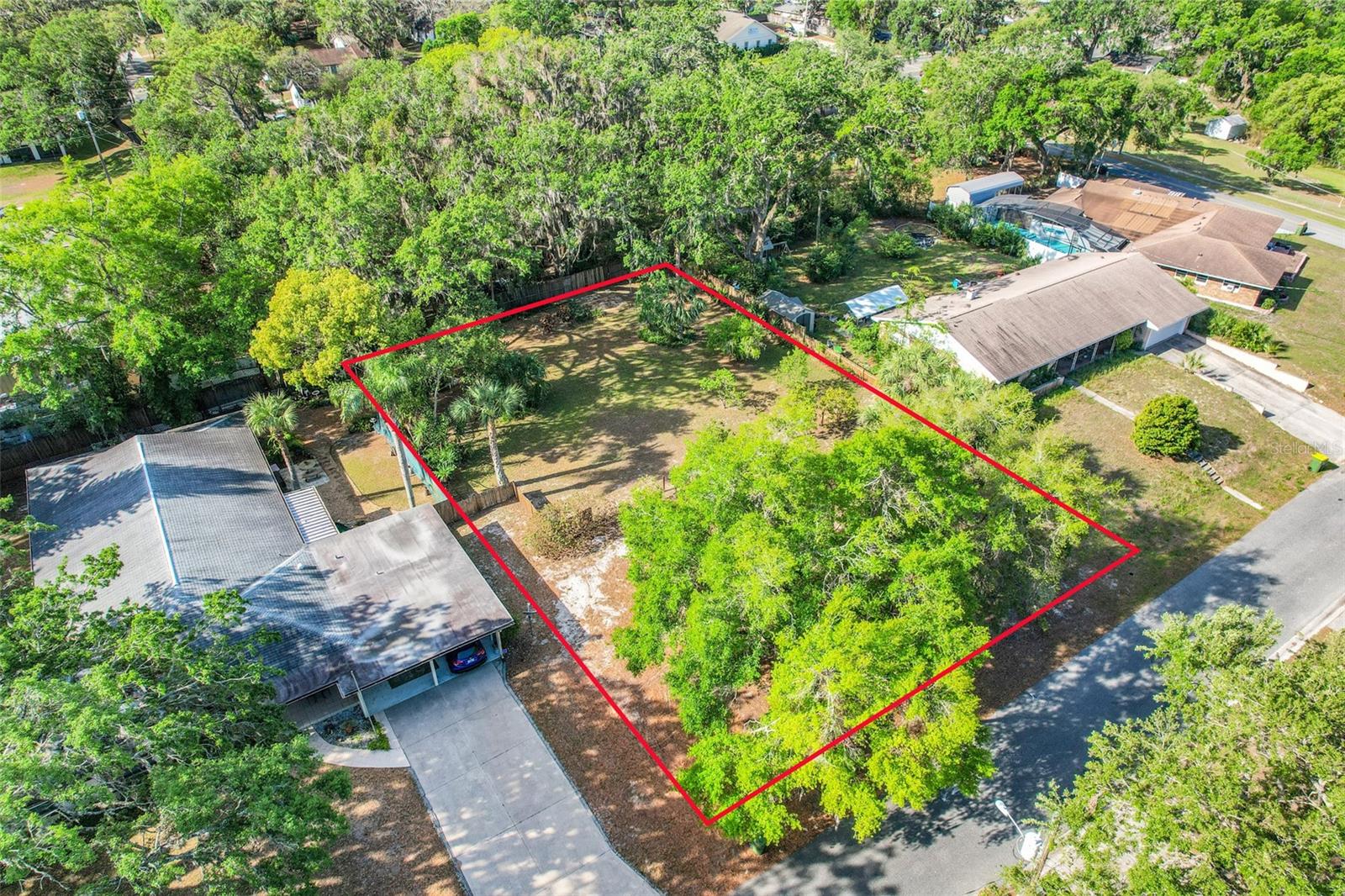 Looking for an established neighborhood in the center of the school district to build your home? Here it is!!! No HOA. No timeline to build. City water and sewer hook up available. Come join in on the neighborhood fun and enjoy serene scenery as you walk around the little lakes. Call today to move forward with your own home build plans!