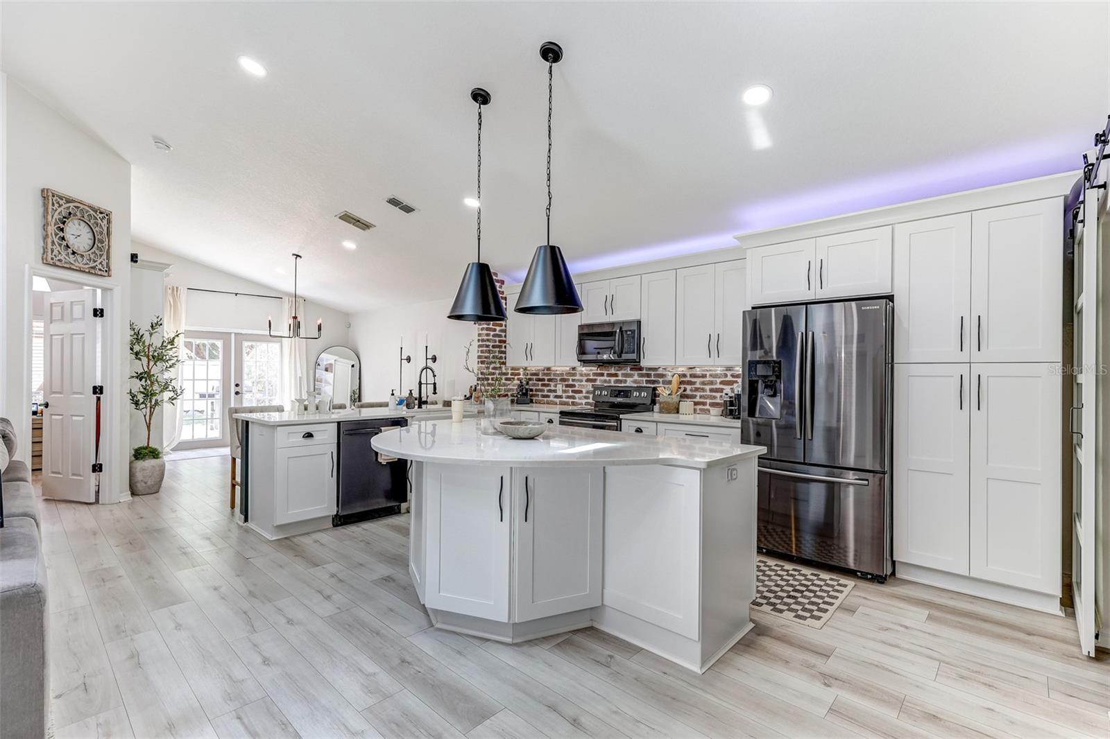 CHASE GROVES UNIT 9 - Residential