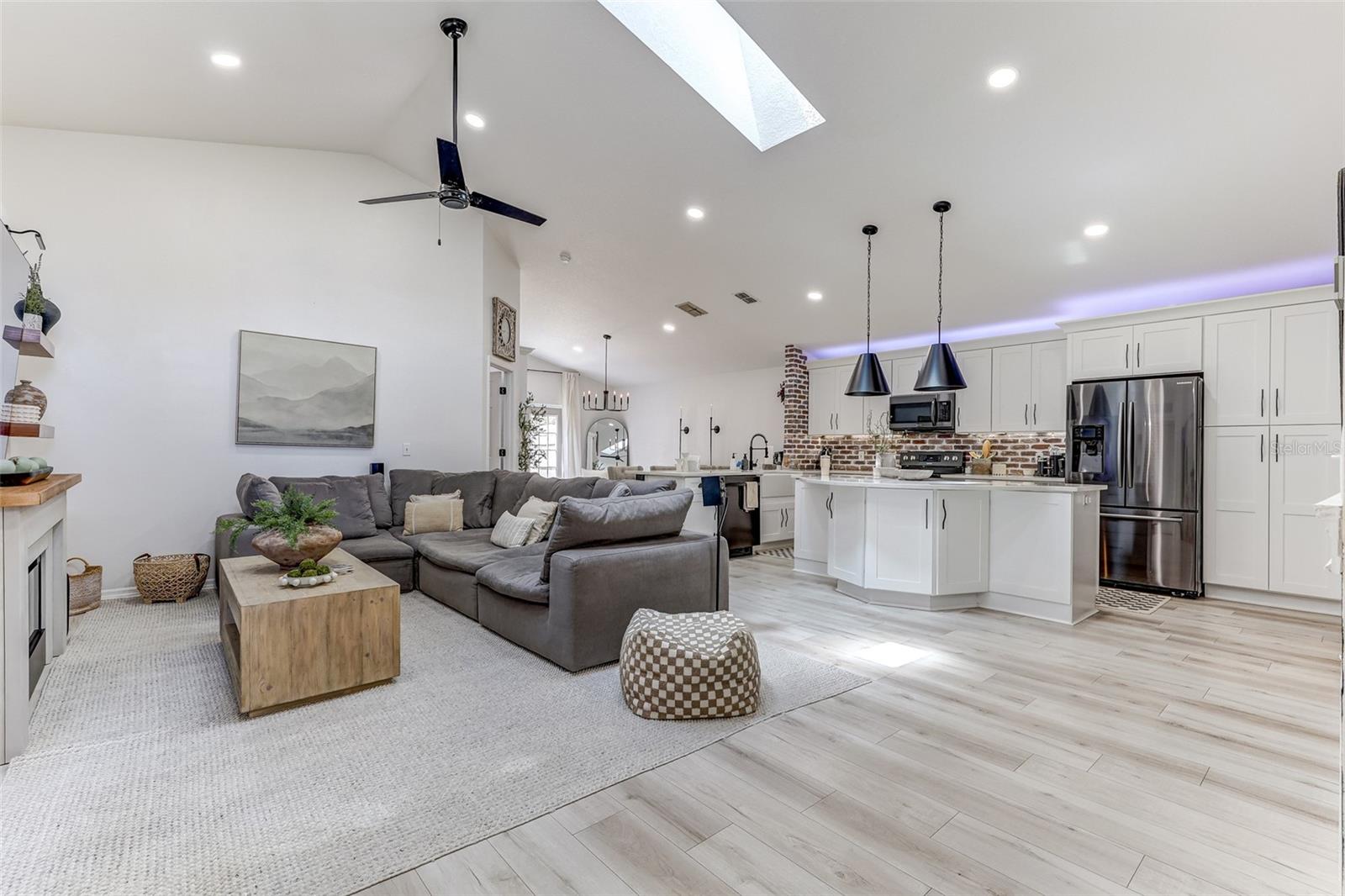 CHASE GROVES UNIT 9 - Residential