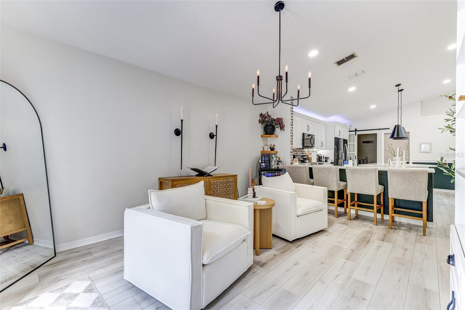 CHASE GROVES UNIT 9 - Residential