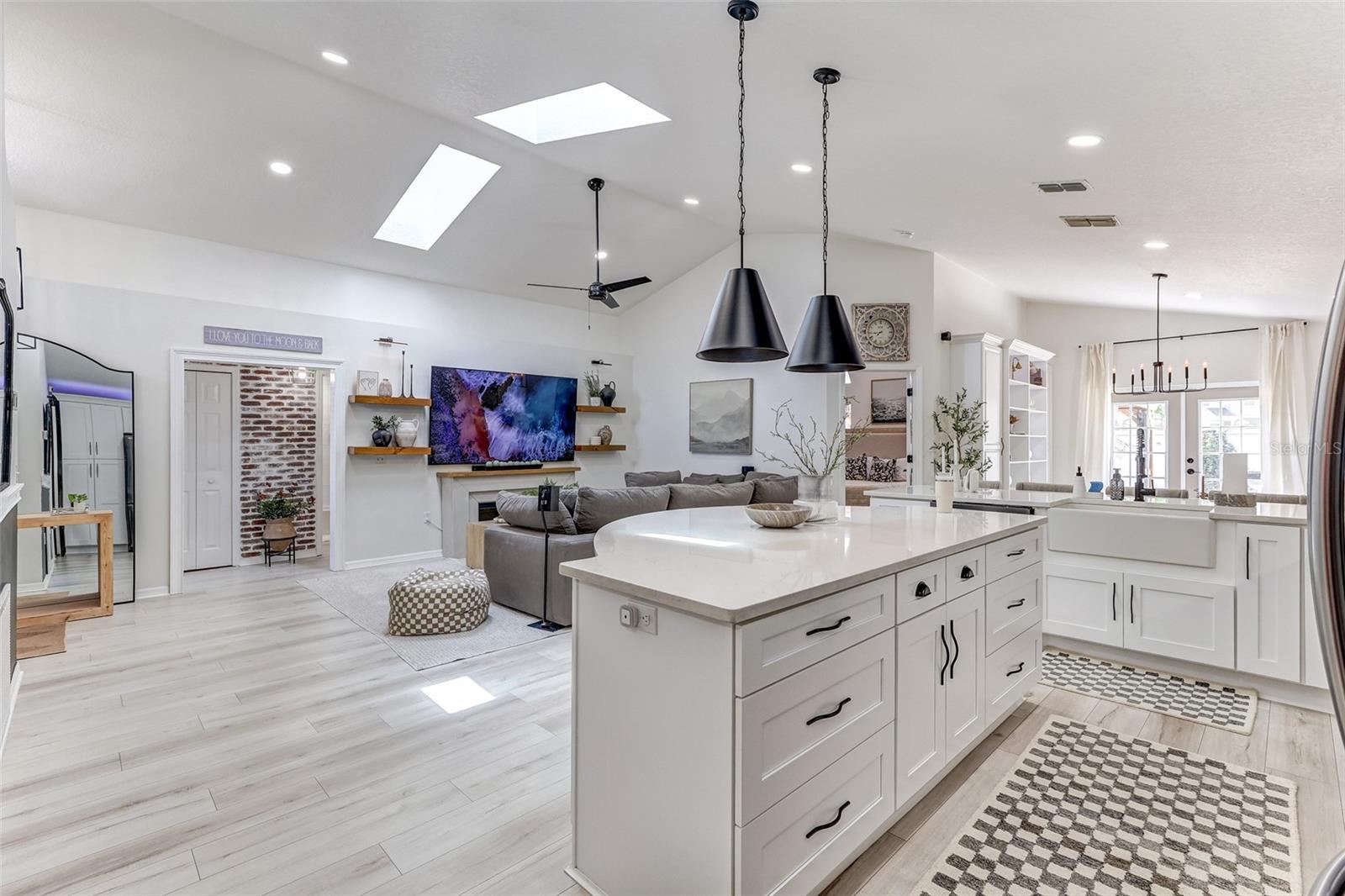 CHASE GROVES UNIT 9 - Residential