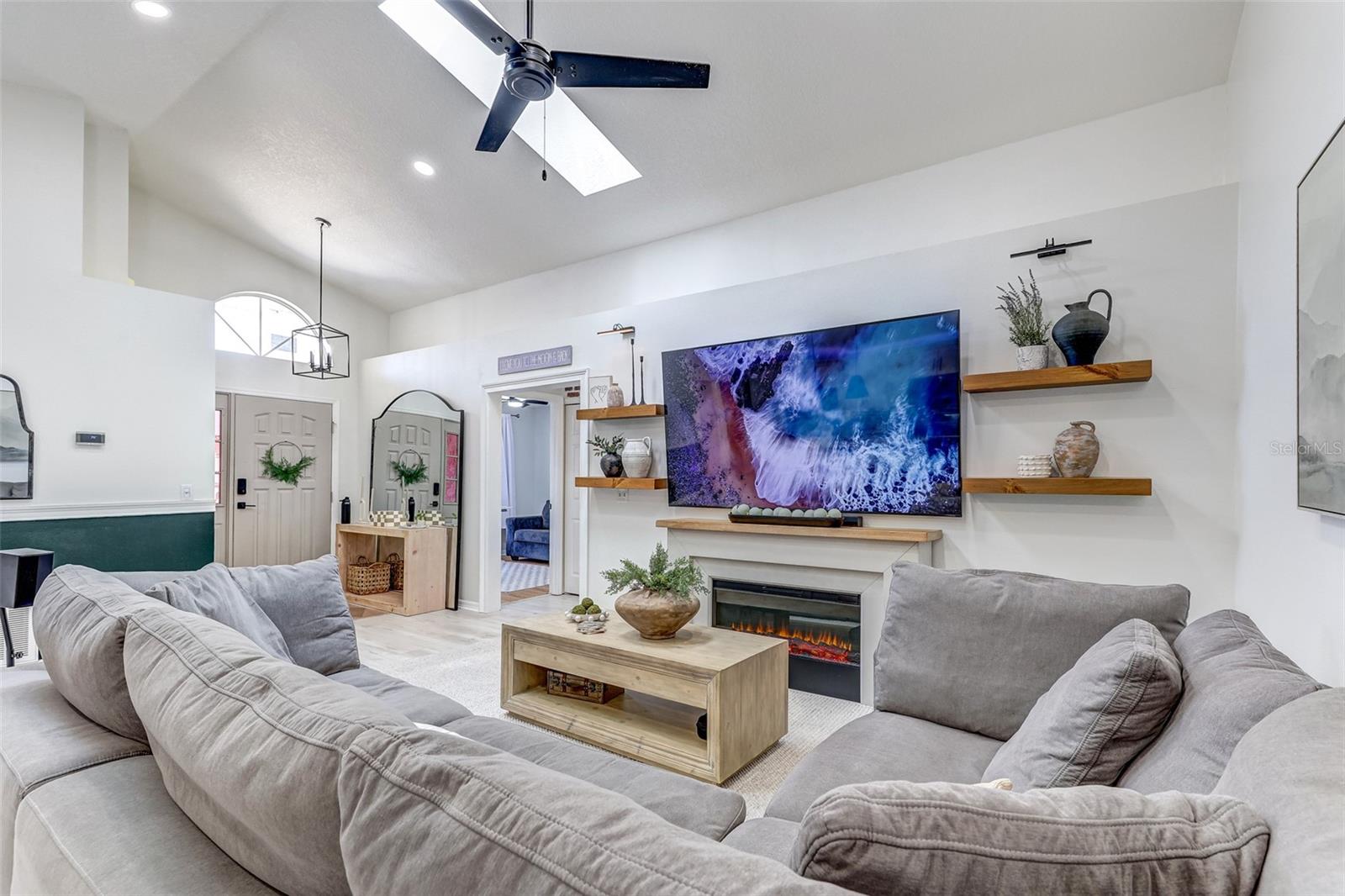 CHASE GROVES UNIT 9 - Residential