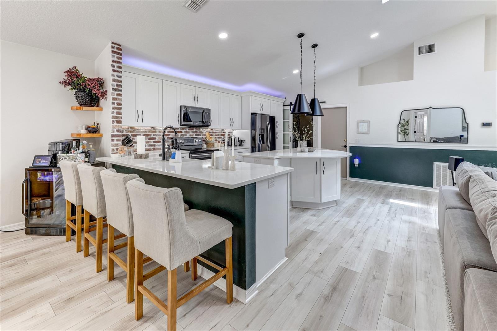 CHASE GROVES UNIT 9 - Residential