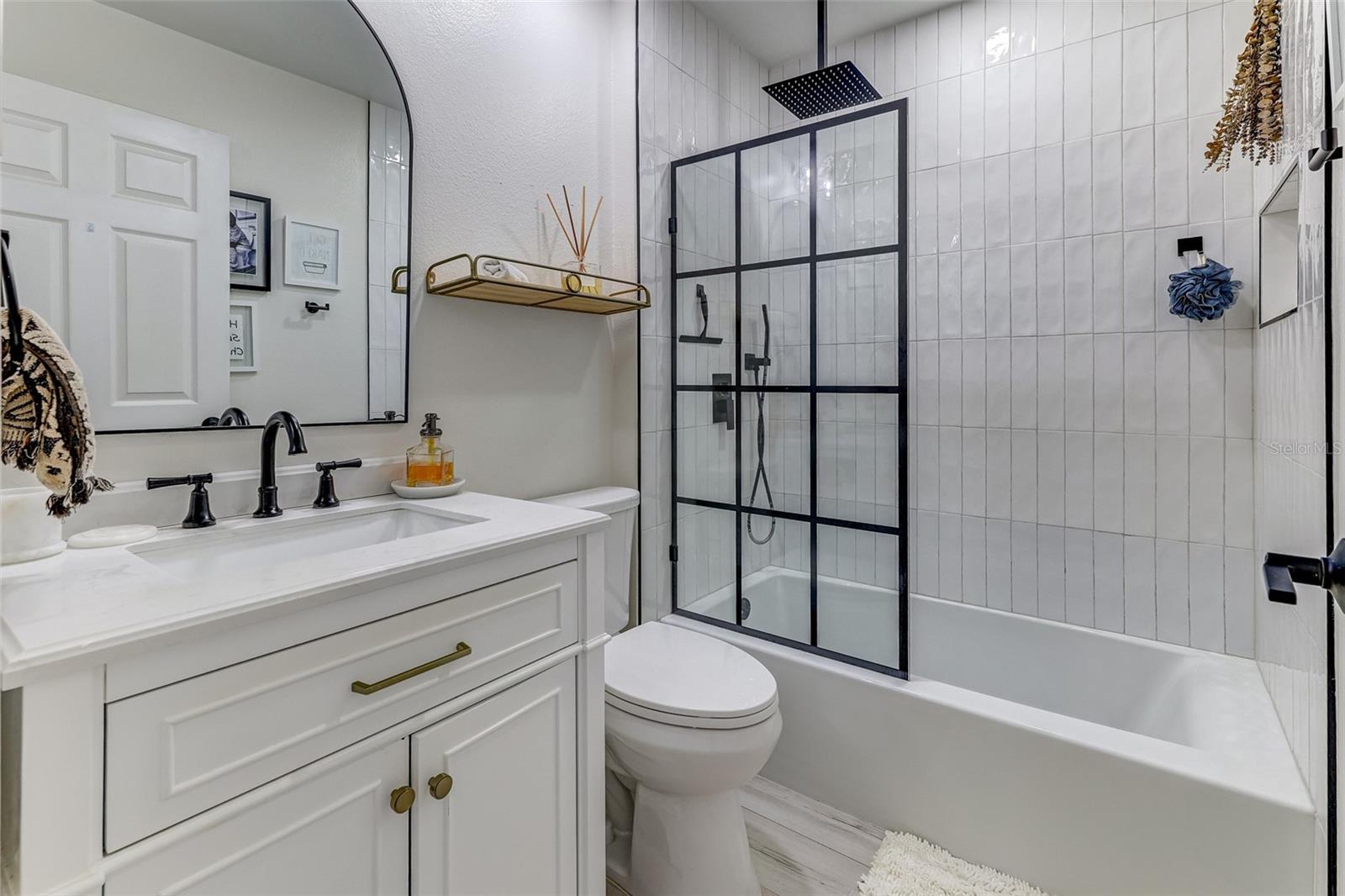 CHASE GROVES UNIT 9 - Residential