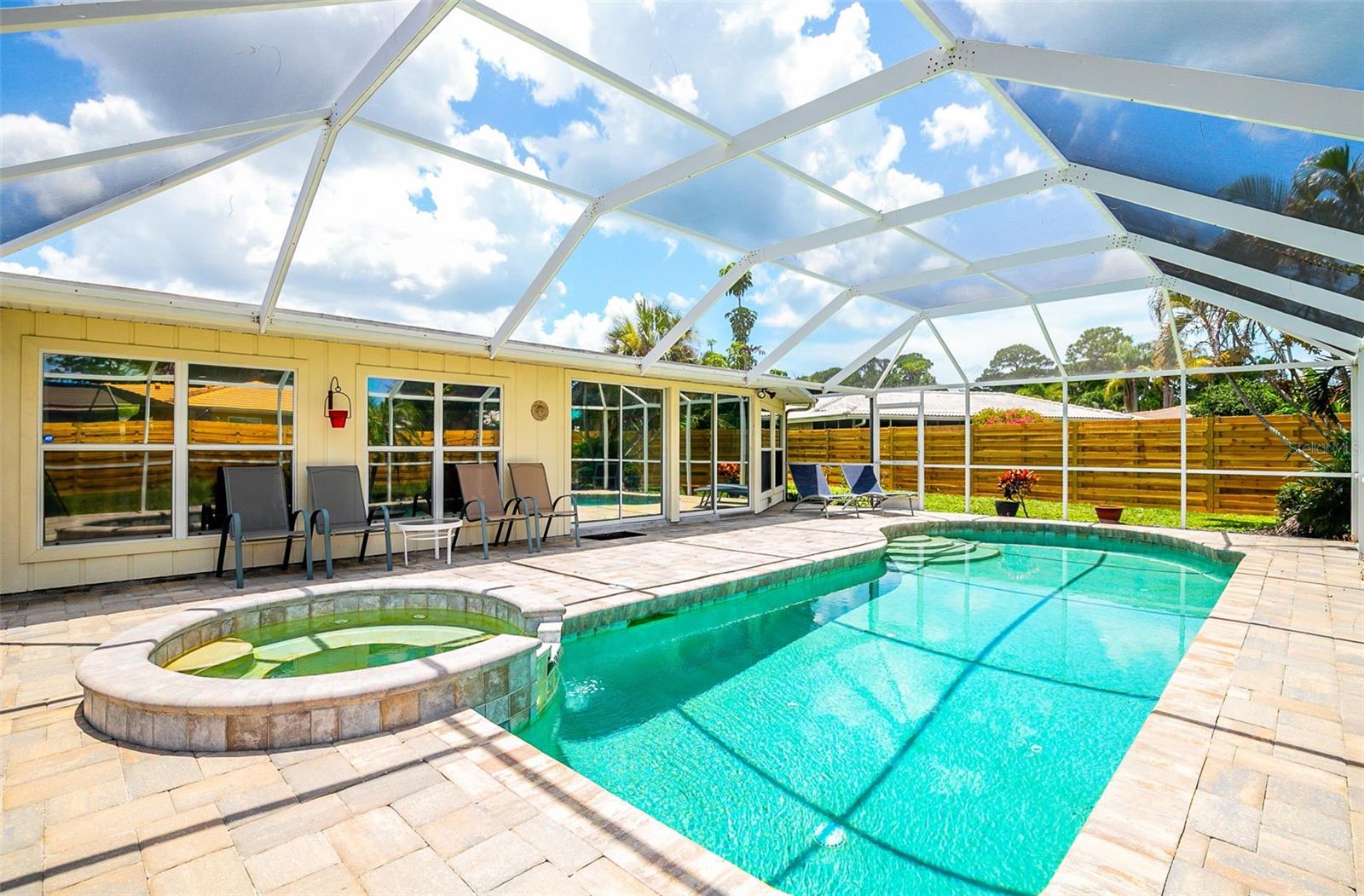 GULF GATE WOODS - Residential