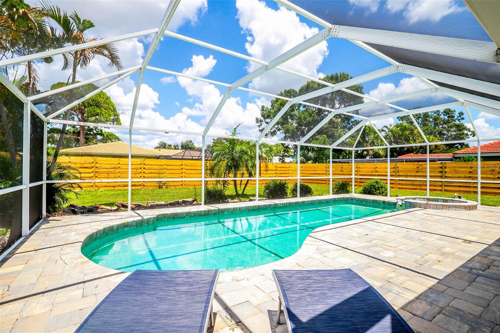 GULF GATE WOODS - Residential