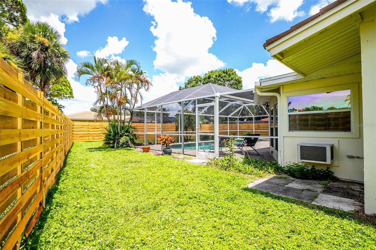 GULF GATE WOODS - Residential