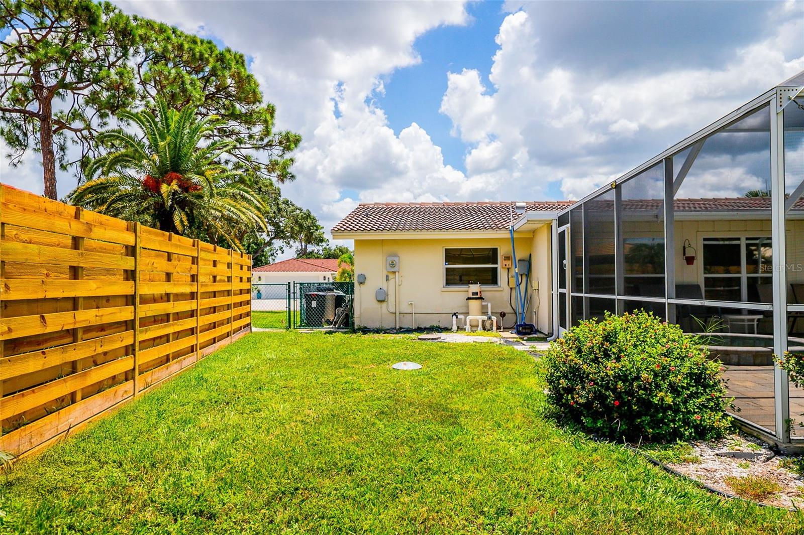 GULF GATE WOODS - Residential