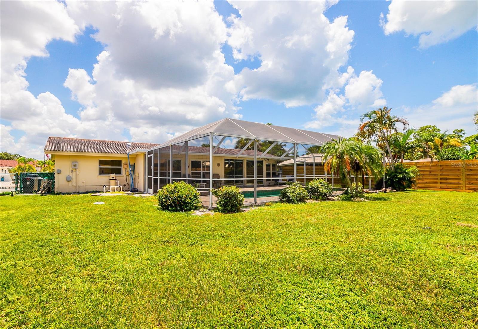 GULF GATE WOODS - Residential