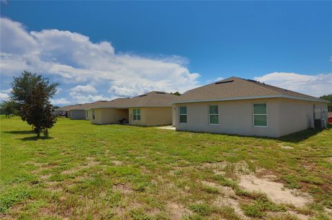 A home in WINTER HAVEN