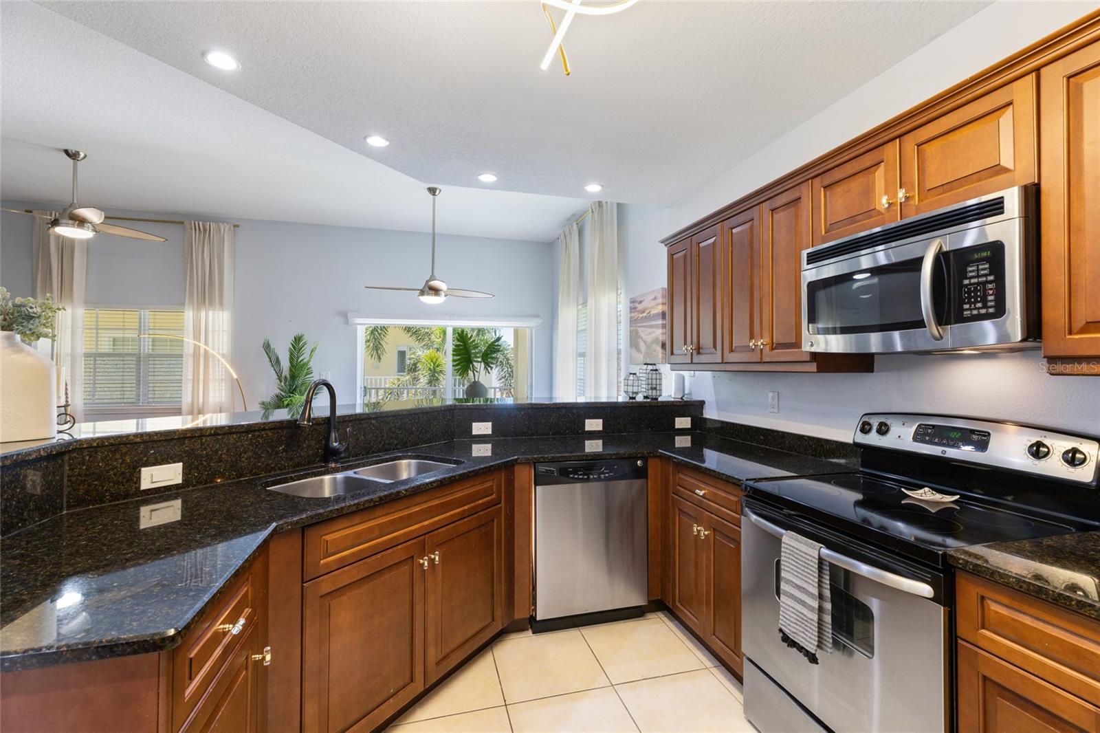 GAY SHORES - Residential Lease