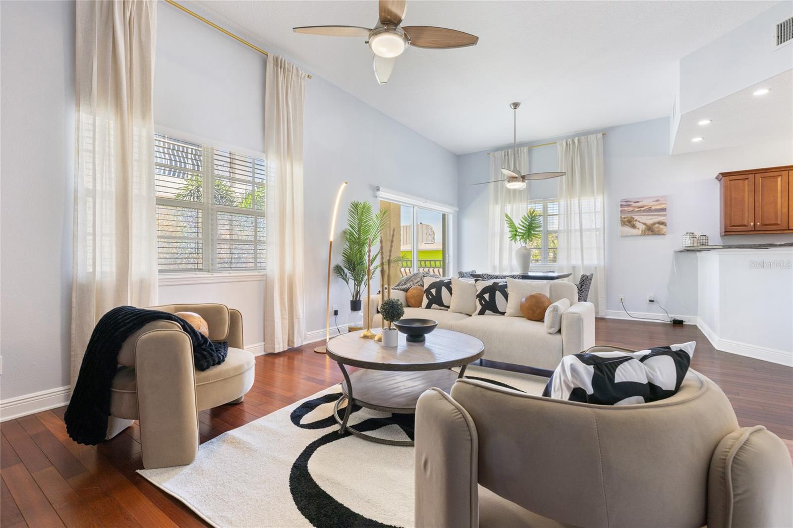 GAY SHORES - Residential Lease