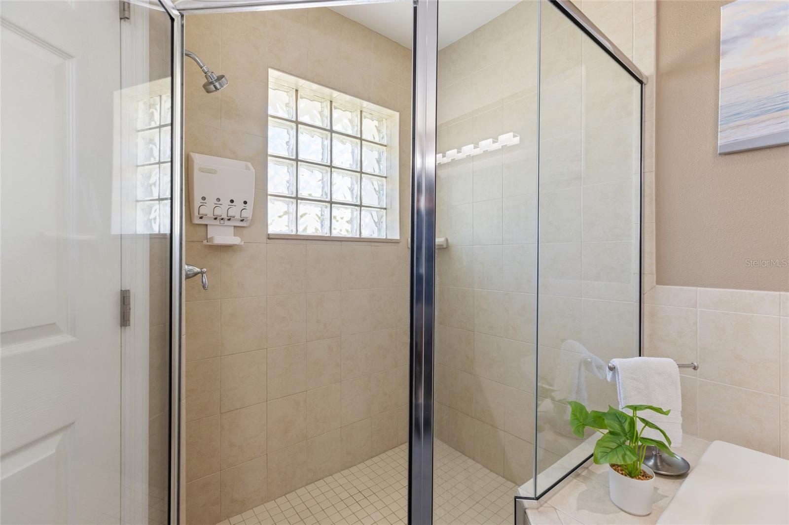 GAY SHORES - Residential Lease