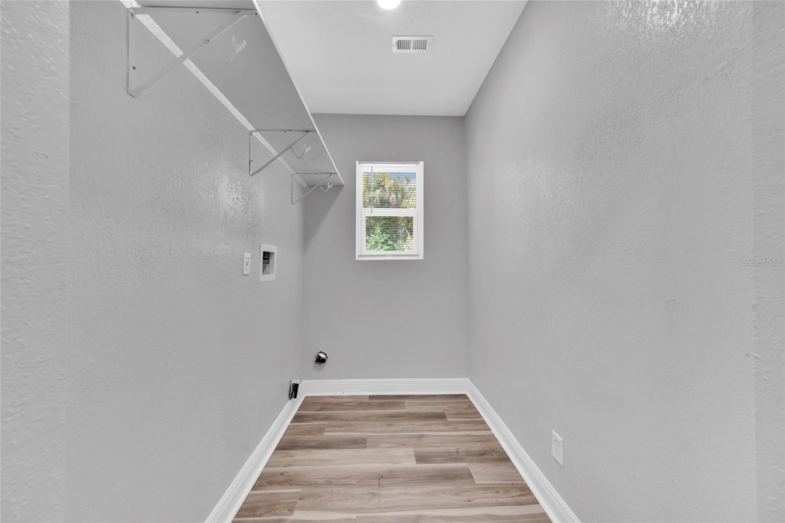 SAINES RESUB L W - Residential