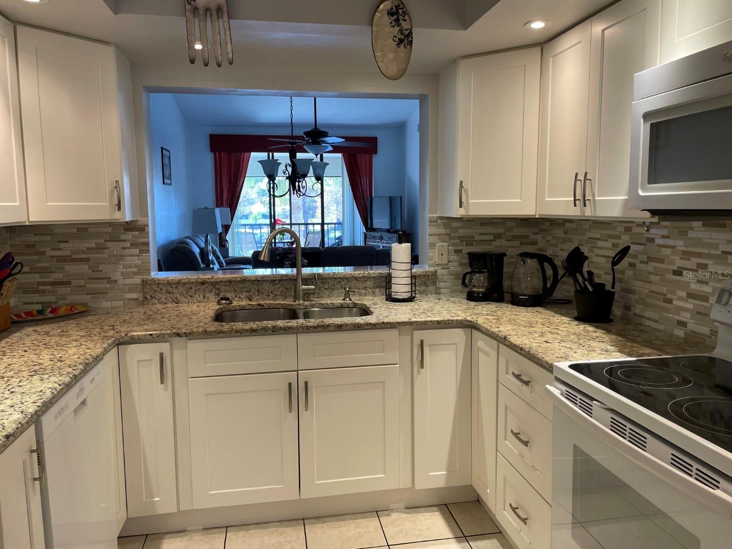 SHOREWALK BATH & TENNIS CLUB 14 - Residential