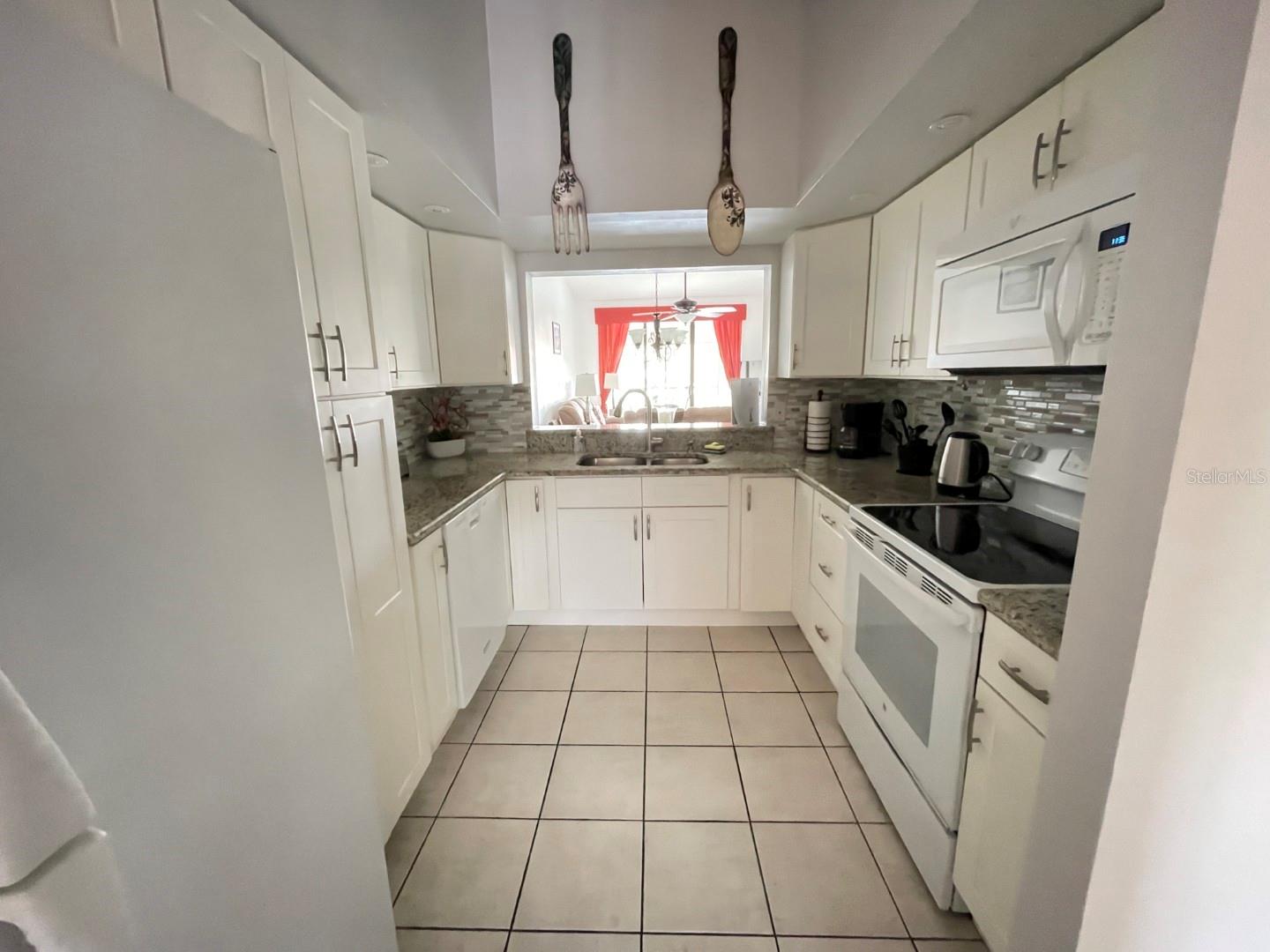 SHOREWALK BATH & TENNIS CLUB 14 - Residential